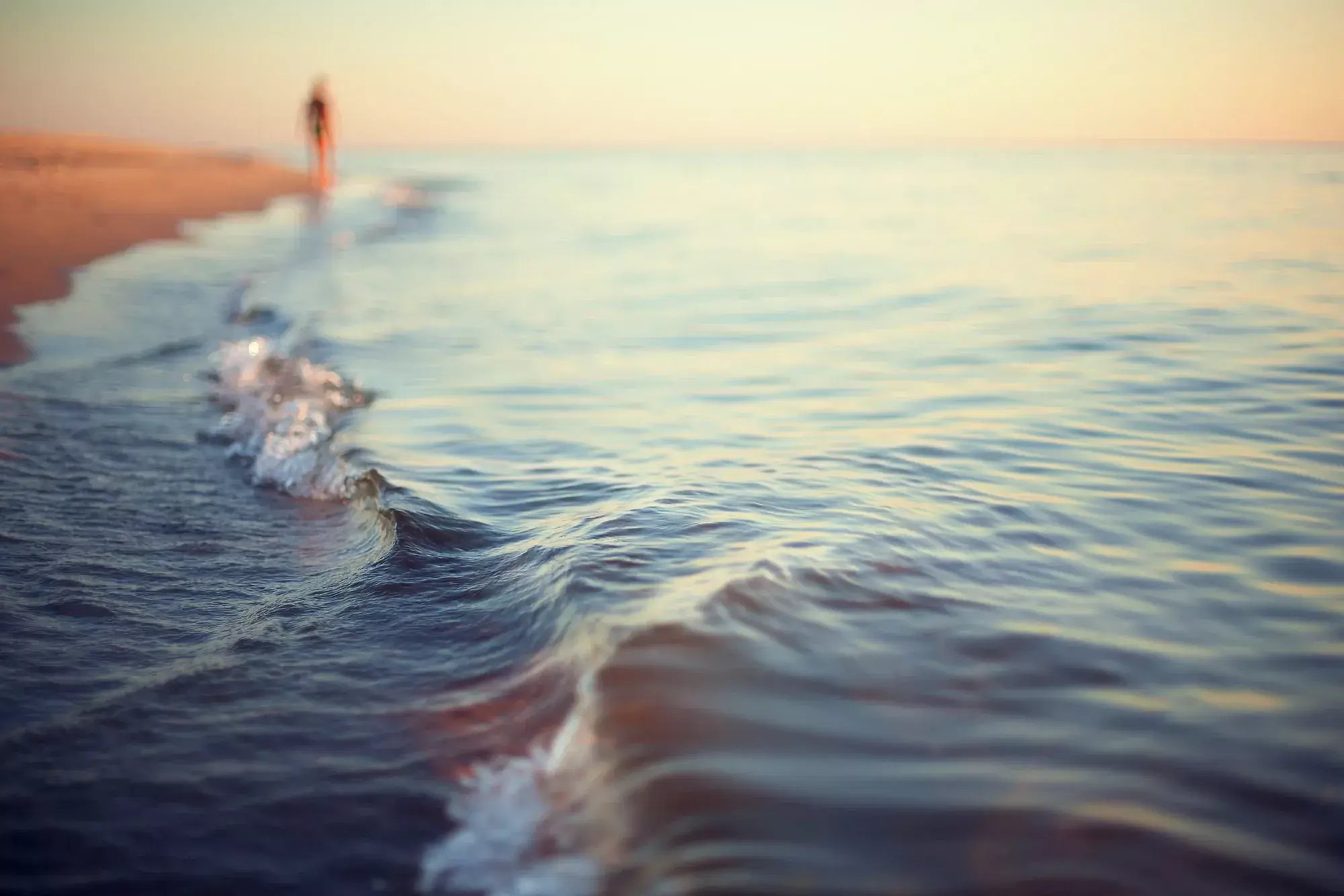 beach-sunset-GettyImages-503414276-2000-webp beach-sunset-GettyImages-503414276-2000-webp